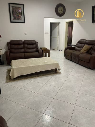 Spacious 4 bedroom  villa with furnished / local electricity! Sheikh zaid RD al rifa area
