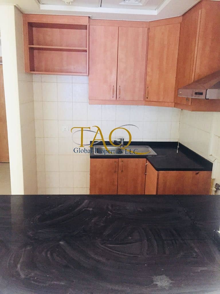 SPACIOUS LARGEST STUDIO IN DISCOVERY GARDEN MULTIPLE CHEQUES