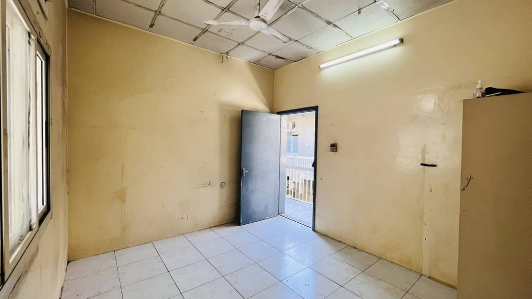 سكن عمال في سونابور،محيصنة 2،محيصنة 1 غرفة 18500 درهم - 6360485 سكن عمال في سونابور،محيصنة 2،محيصنة 1 غرفة 18500 درهم - 6360485