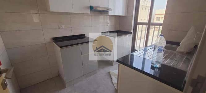 BACHLORE ALLOWED  1BHK 2 BATHROOM NEAR TO ABUBAKER METRO 10 MINTS WALK 60K IN 4 CHEQUES
