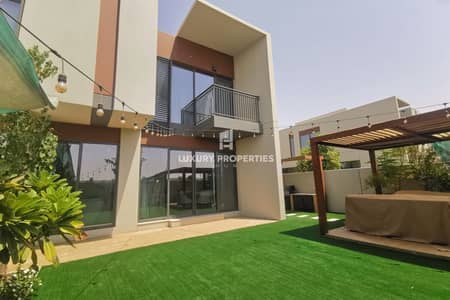3 Bedroom Townhouse for Sale in Dubailand, Dubai - Fully Upgraded | Single Row | Corner Unit