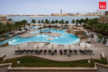 Hotel Apartment for Rent in Palm Jumeirah, Dubai - Luxurious Studio | Bills Included | Beachfront