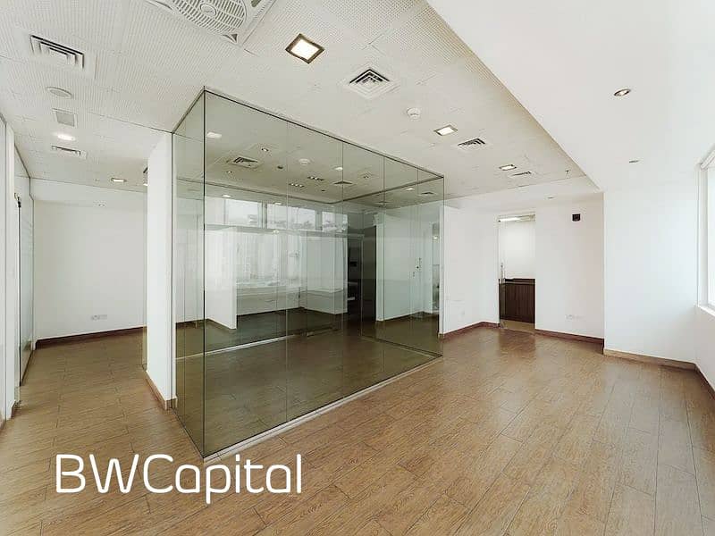 CORNER OFFICE | FULLY FITTED | GLASS PARTITIONED