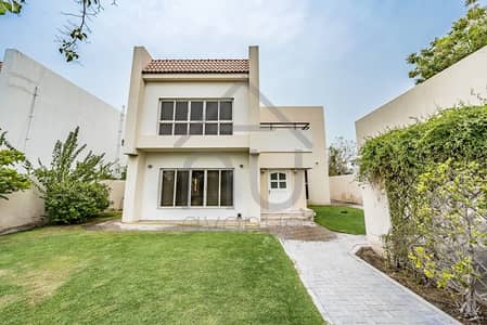 4 Bedroom Villa for Sale in Jumeirah, Dubai - 1. jpg