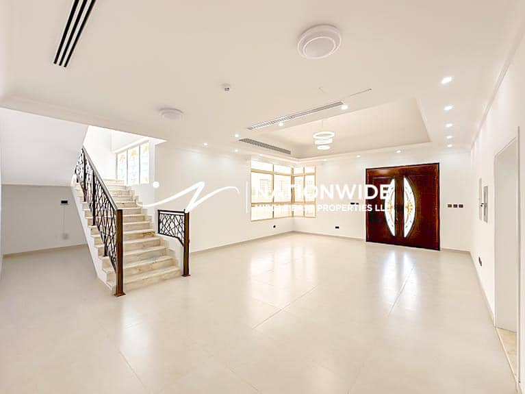 HOT DEAL |Prime Location|Amazing Villa|Dream Home