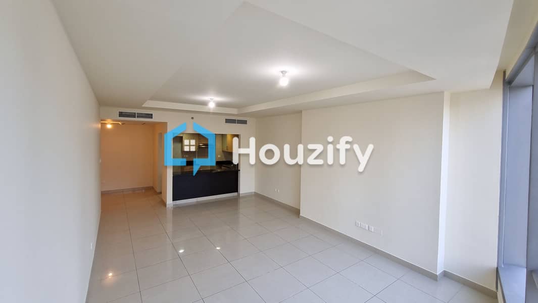 10 06 - Lliving Room 4. jpg