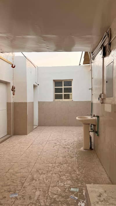 4 Bedroom Villa for Rent in Al Sabkha, Sharjah - 6Nt3TkEc7SFSe1hDG4GsmKPKT4US8azPHMWMqQ0D