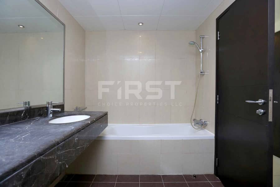 12 Internal Photo of 2 Bedroom Apartment in Shams Abu Dhabi Sun Tower Abu Dhabi UAE (6). jpg