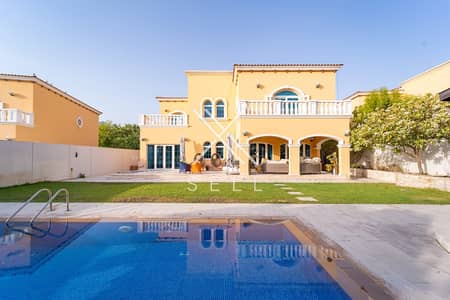 5 Bedroom Villa for Rent in Jumeirah Park, Dubai - Luxurious Villa | Private Pool | Available September