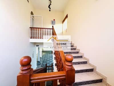 Wow very low price/good villa/2 kitchen's 2 floor villa/arabic style/wardrobes cantral ac/on the road