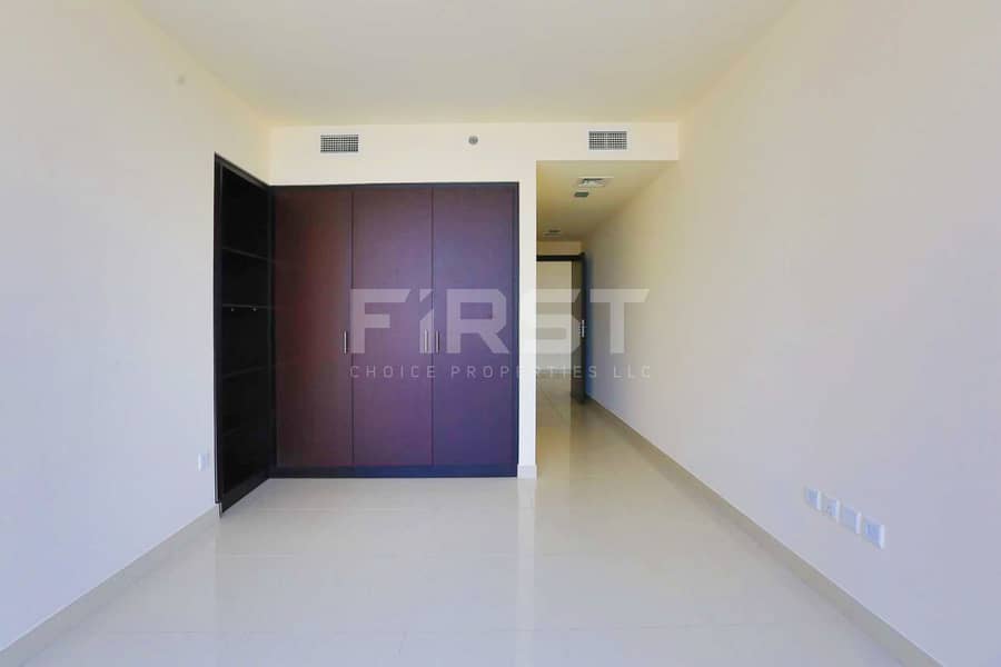 7 Internal Photo of 1 Bedroom Apartment in Shams Abu Dhabi Sun Tower Abu Dhabi UAE (10). jpg