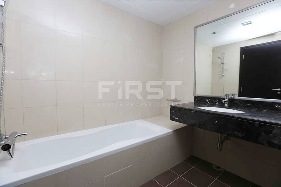 9 Internal Photo of 1 Bedroom Apartment in Shams Abu Dhabi Sun Tower Abu Dhabi UAE (7). jpg