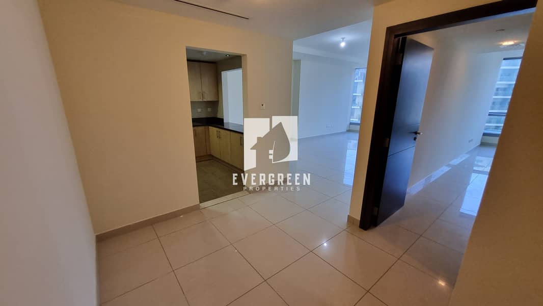 9 02 - Foyer. jpg