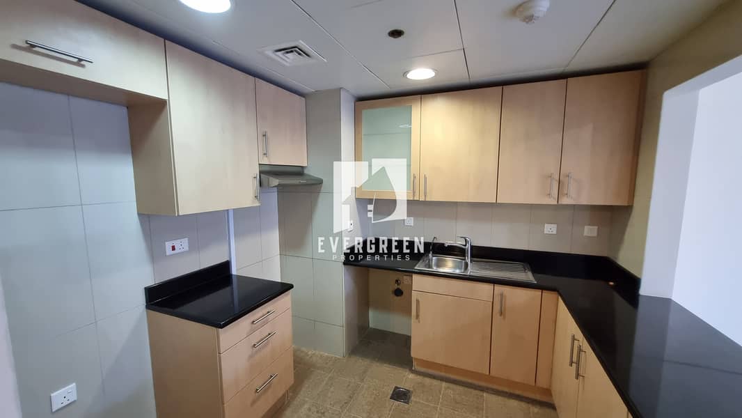 14 14 - Kitchen 2. jpg