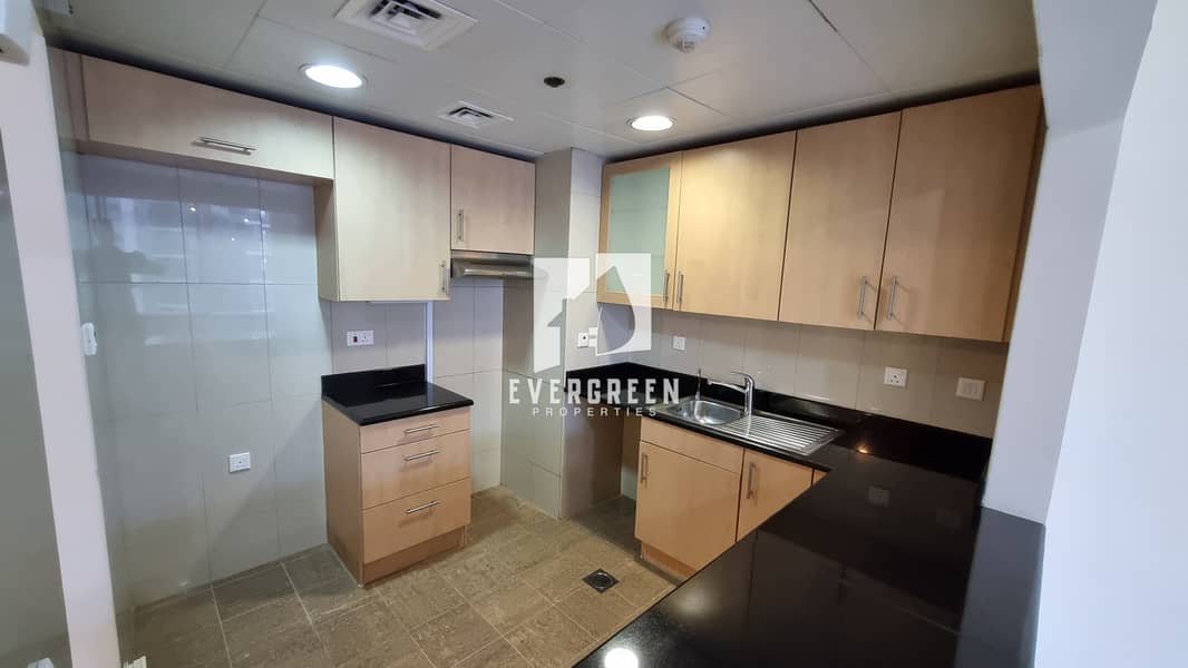 15 15 - Kitchen 3. jpg