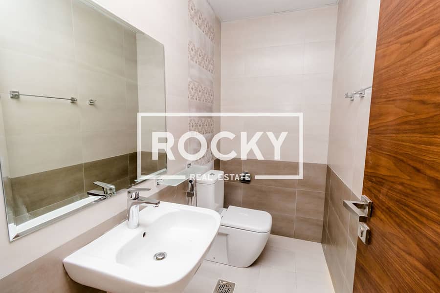 9 Rocky Real Estate - Al warqa 1 - Sami Al Reyami Building - Apartment (2 of 12). JPG