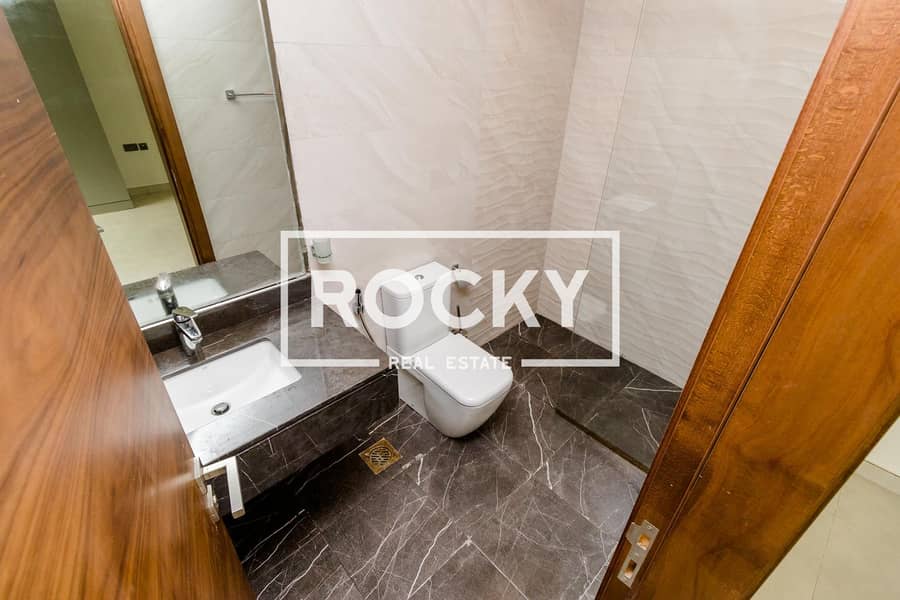 10 Rocky Real Estate - Al warqa 1 - Sami Al Reyami Building - Apartment (9 of 12). JPG
