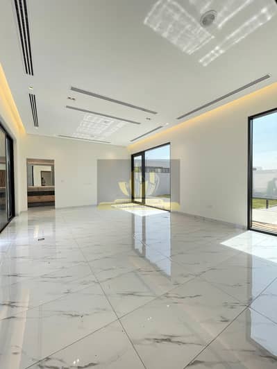 villa for rent in Alkhawneej 2 with single stores 5 master bedrooms