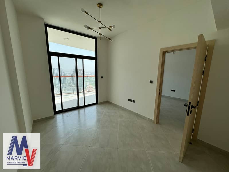 Full Creek View/Vacant/High Floor - Image 7