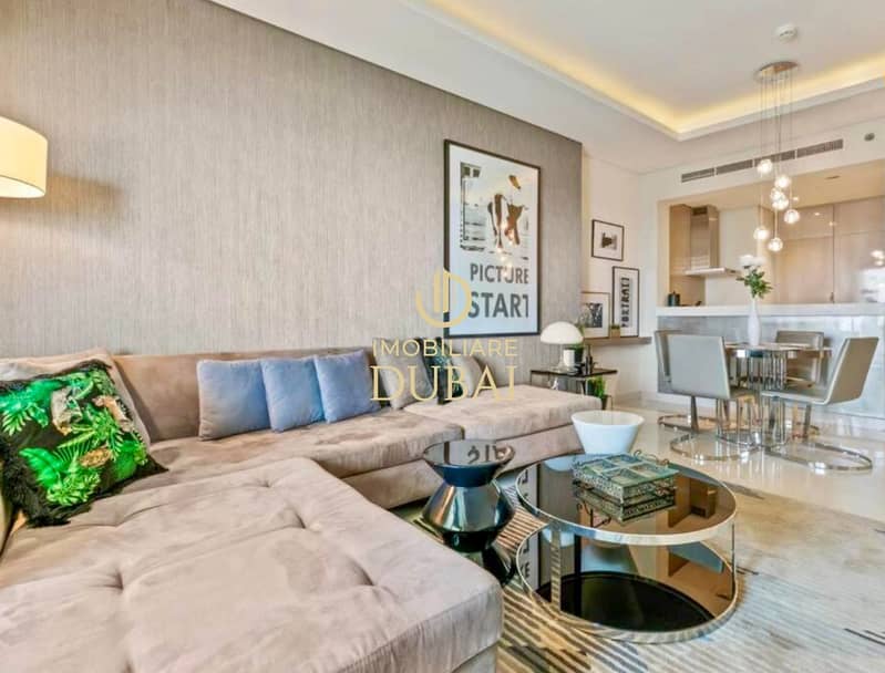 6 living room 2. jpg