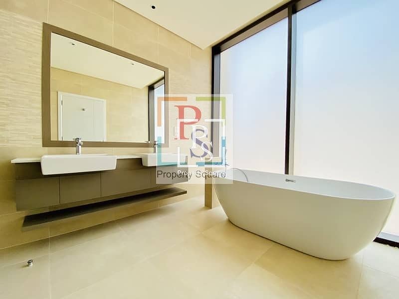 14 Brand New Vacant 4 BR at Prime Location