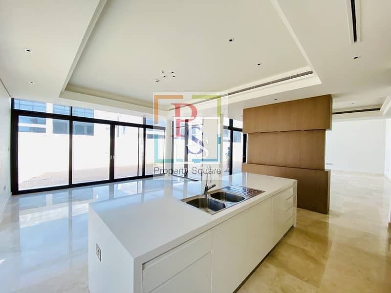 15 Brand New Vacant 4 BR at Prime Location