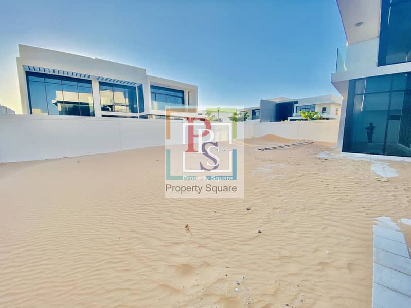 16 Brand New Vacant 4 BR at Prime Location