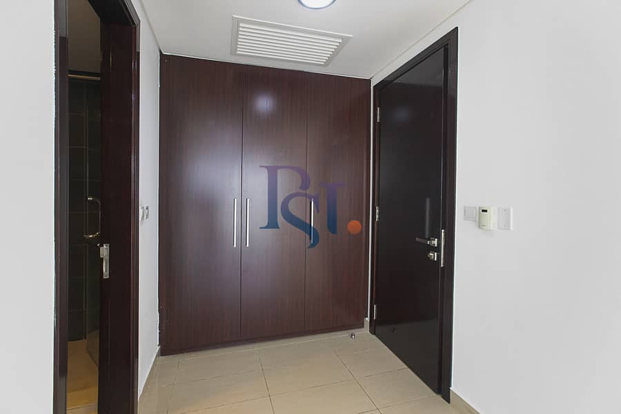 13 marina-square-al-reem-island-abu-dhabi_(13). JPG