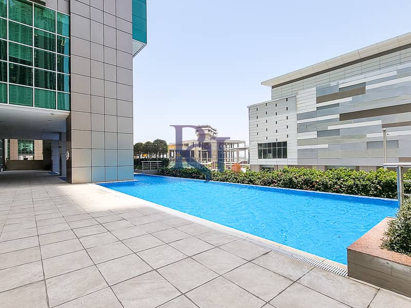 17 mag-5-marina-square-al-reem-island-abu-dhabi-pool (3). JPG