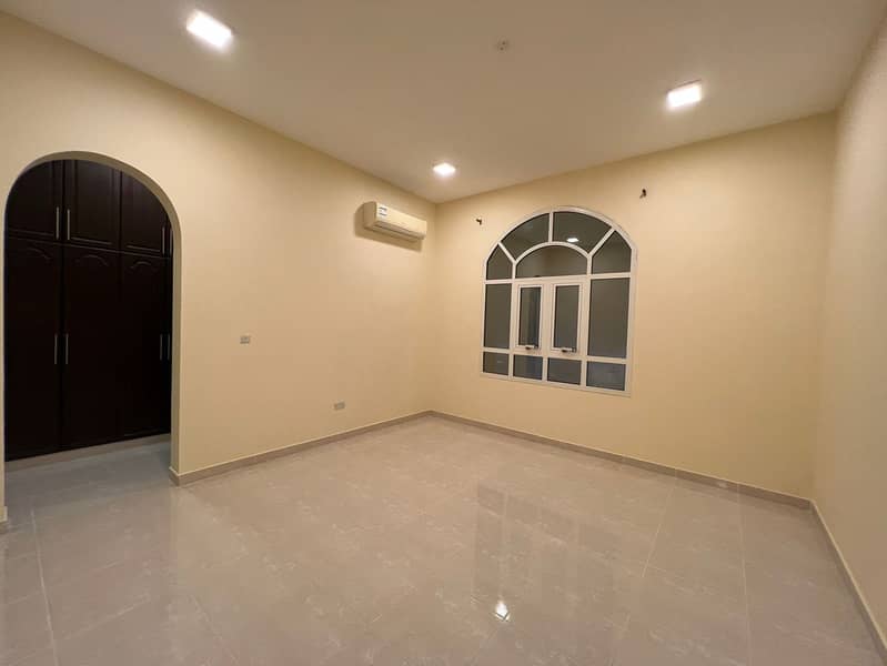 FULLY RENOVATED 5BHK VILLA AVAILABLE FOR RENT IN SHAKHBOOT CITY