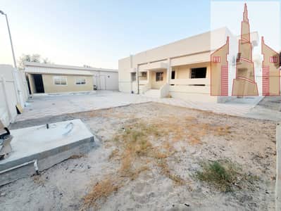 Big garden big yard parking Maids room hall Majlis 3 bedroom 2 kitchen hot property just 75k