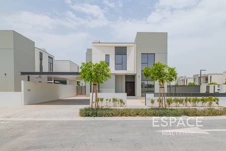 5 Bedroom Villa for Rent in Al Furjan, Dubai - Massive Corner Plot | Pool And Park View | 5 BR Villa