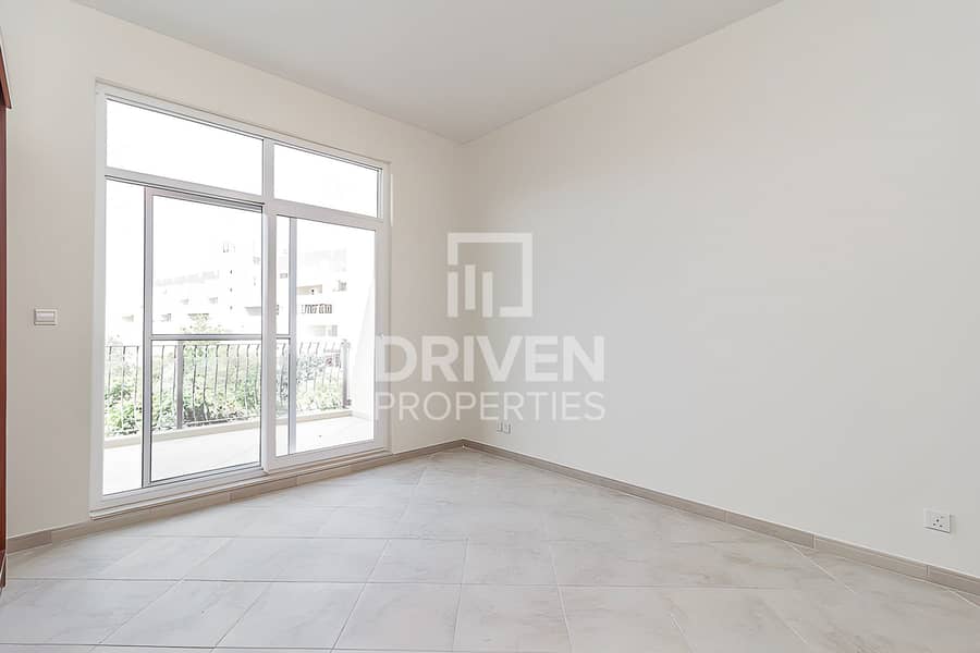 Garden View and Bright Apt | Serene Location