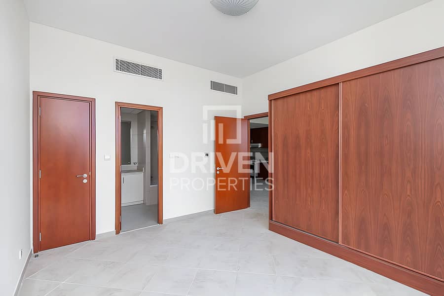 Garden View and Bright Apt | Serene Location