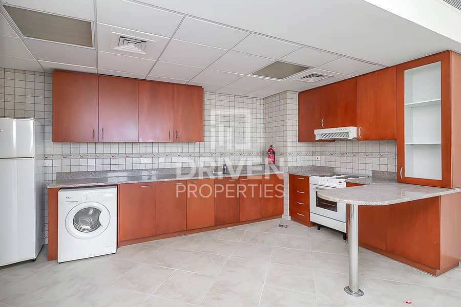 Garden View and Bright Apt | Serene Location - Image 6