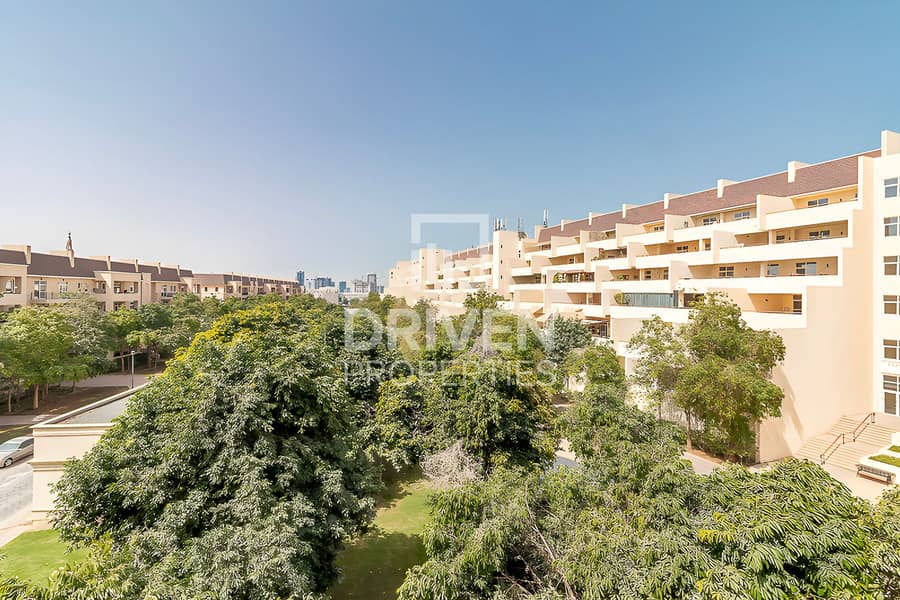 Garden View and Bright Apt | Serene Location