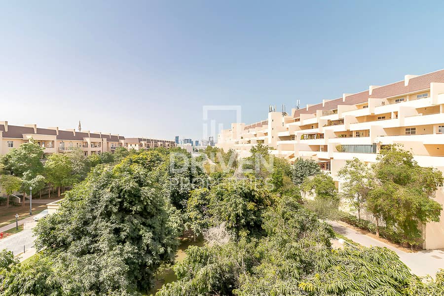 Garden View and Bright Apt | Serene Location - Image 14