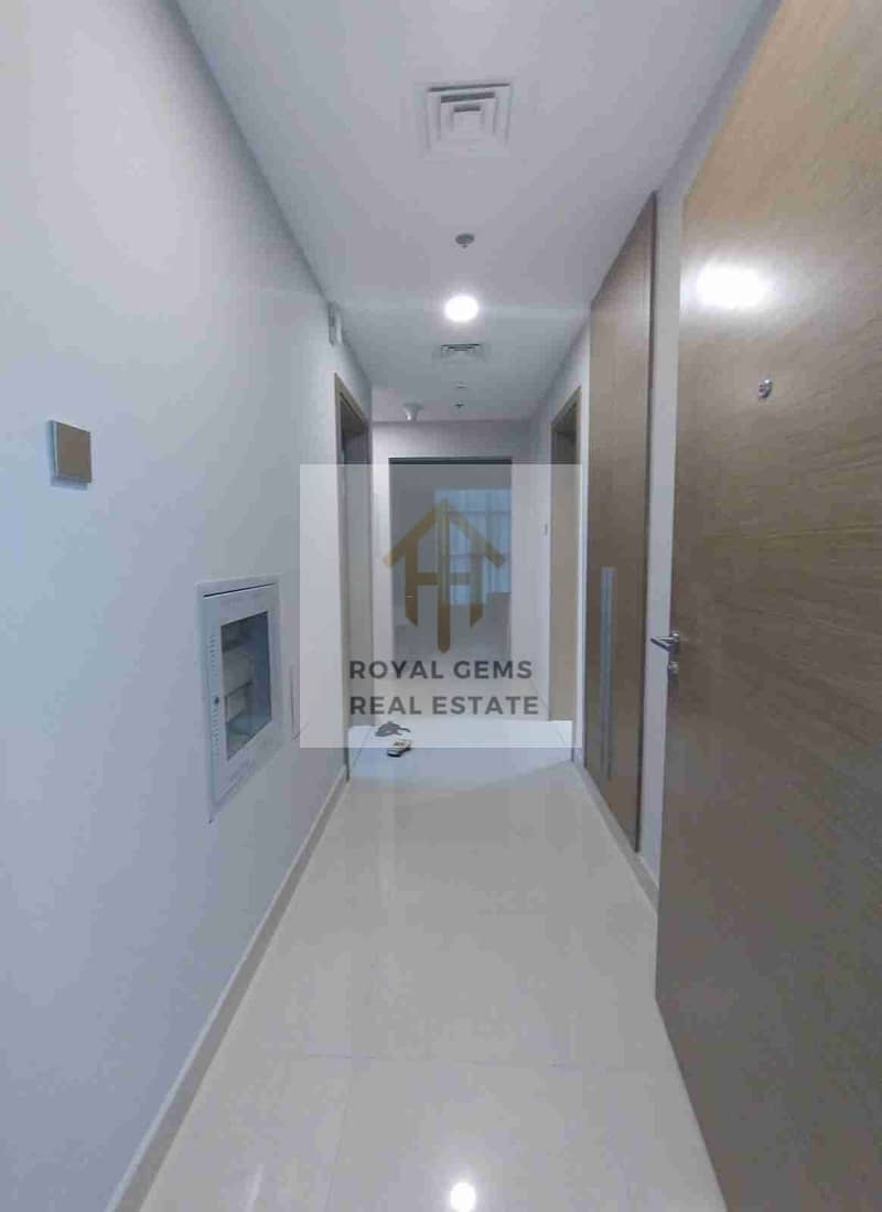 Room and lounge apartment for annual rent in Galva Towers, with Balcon