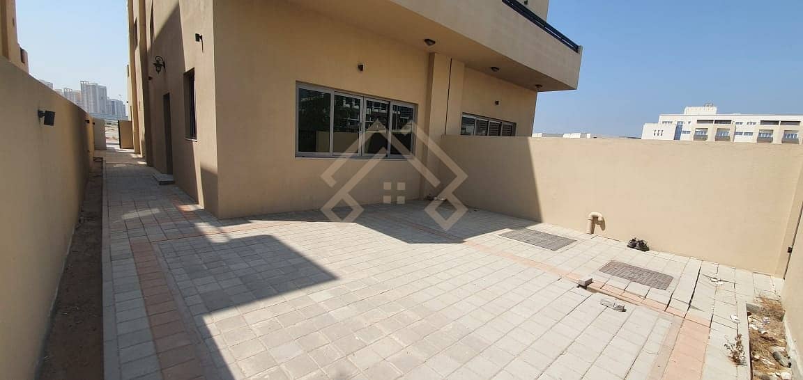 Spacious l Bright 4BR+Maid