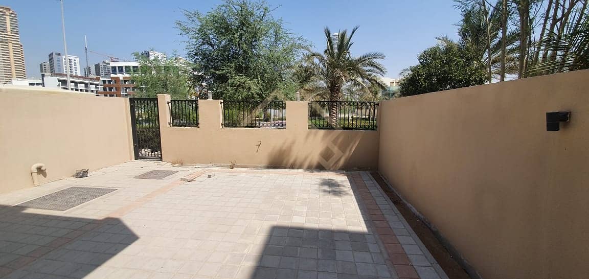 12 Townhouse For Rent.