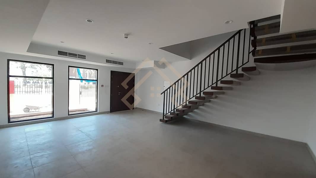 6 Magnificent High Quality 4 Bedroom Townhouse. .