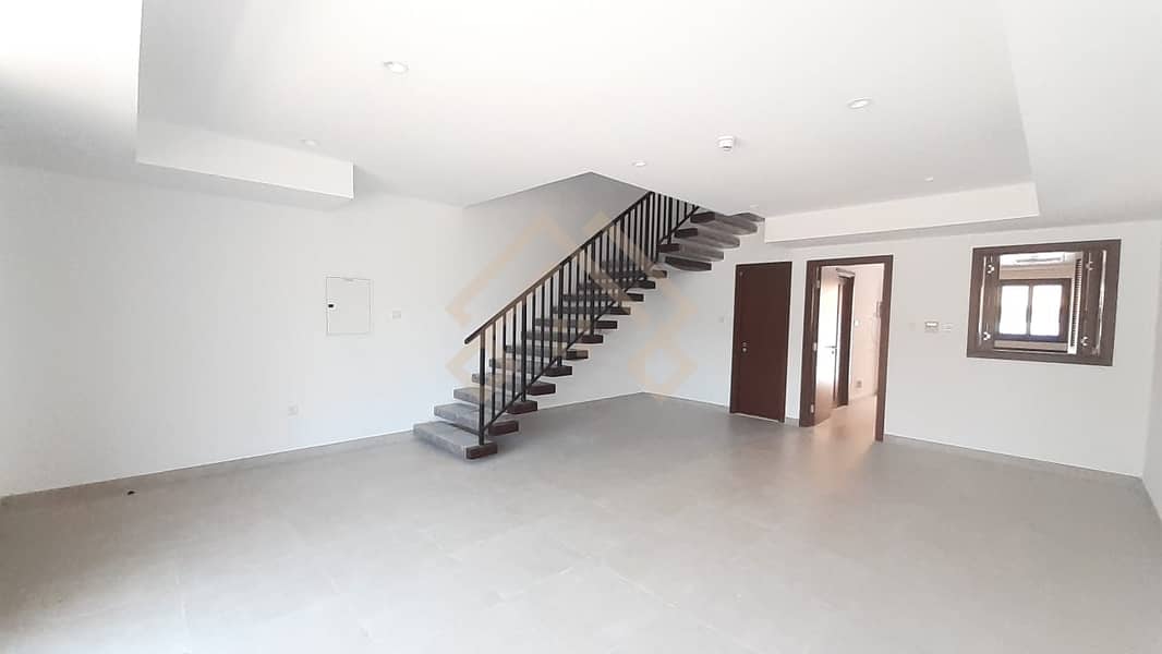 8 Magnificent High Quality 4 Bedroom Townhouse. .