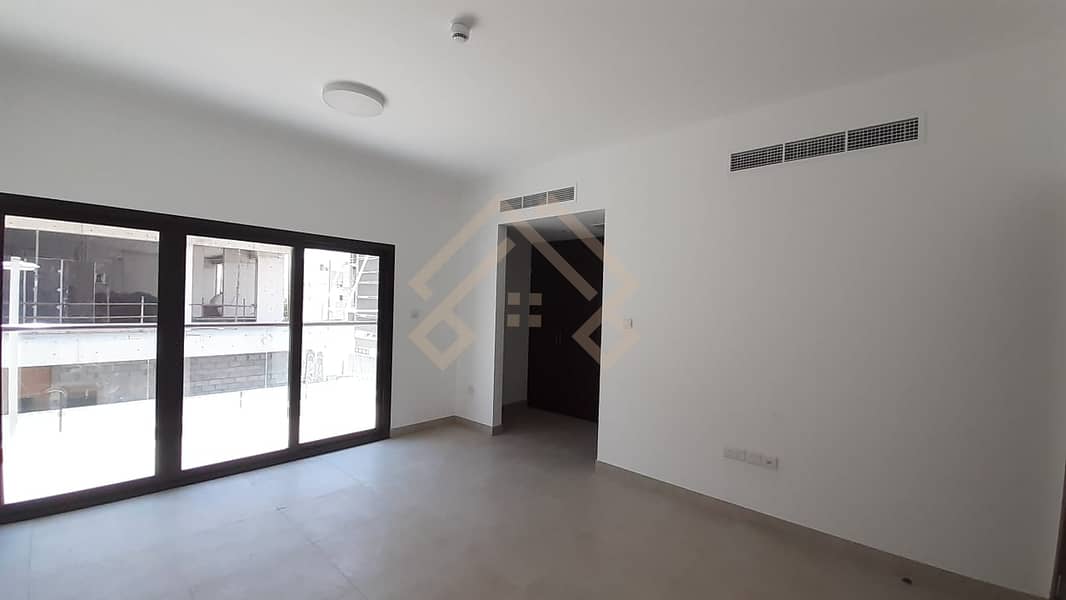 9 Magnificent High Quality 4 Bedroom Townhouse. .