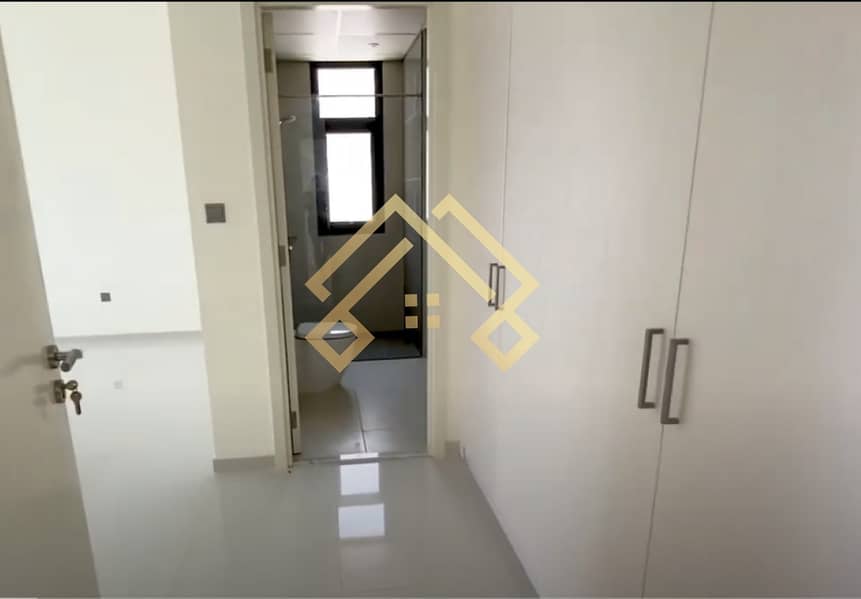3 Family Living | Spacious 6 Bedrooms  Townhouse For Sale. .