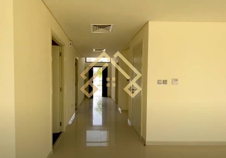 5 Family Living | Spacious 6 Bedrooms  Townhouse For Sale. .