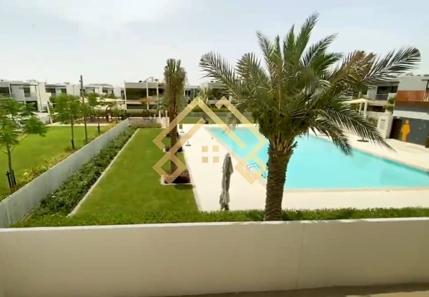7 Family Living | Spacious 6 Bedrooms  Townhouse For Sale. .