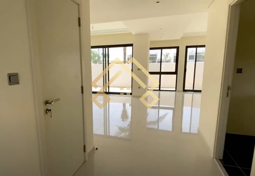 12 Family Living | Spacious 6 Bedrooms  Townhouse For Sale. .