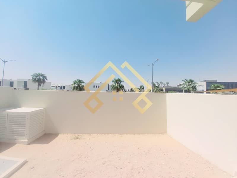 2 Single row | stunning View |Corner unit |Below market price