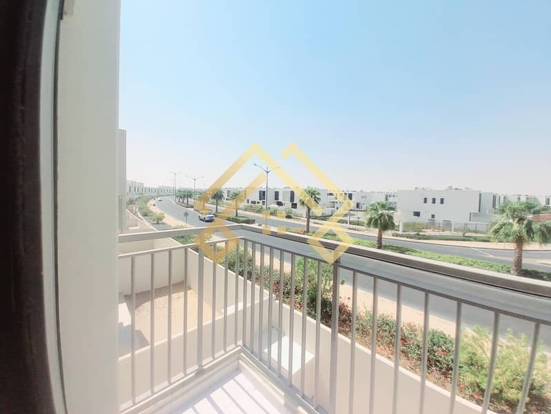 3 Single row | stunning View |Corner unit |Below market price