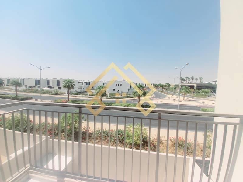 4 Single row | stunning View |Corner unit |Below market price